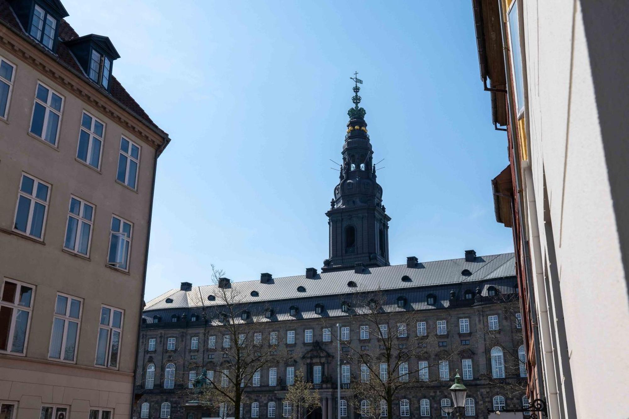 Large Apartment With Canal View In Central Cph City 코펜하겐 외부 사진