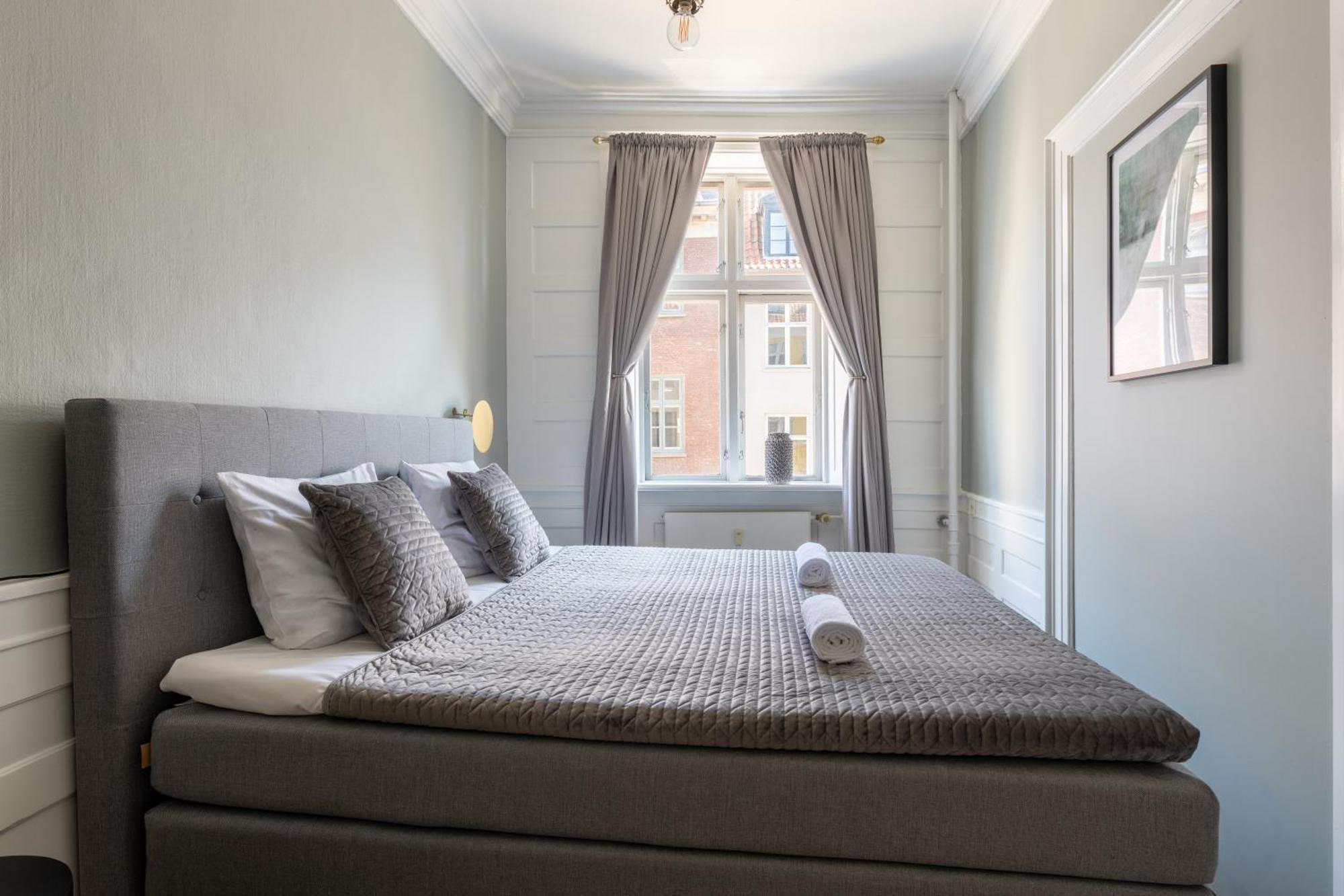 Large Apartment With Canal View In Central Cph City 코펜하겐 외부 사진