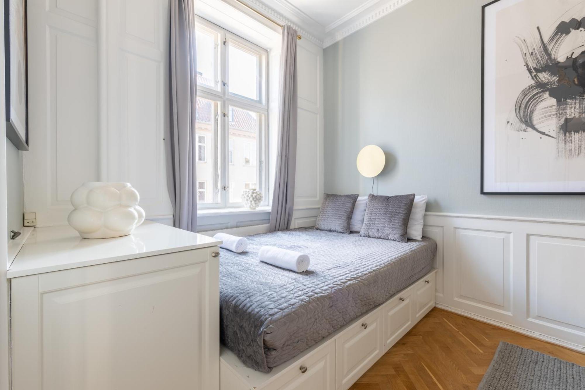 Large Apartment With Canal View In Central Cph City 코펜하겐 외부 사진