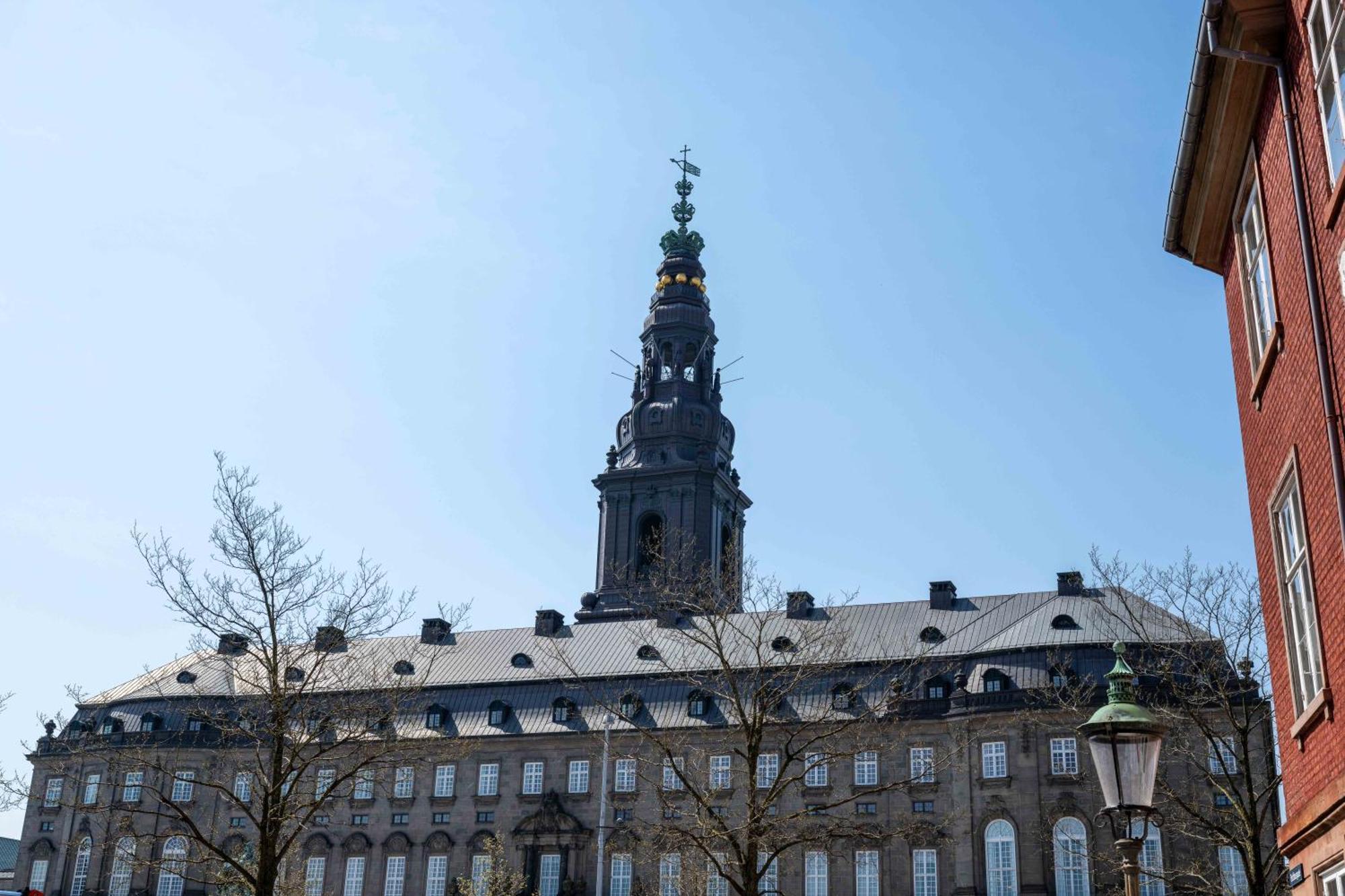 Large Apartment With Canal View In Central Cph City 코펜하겐 외부 사진