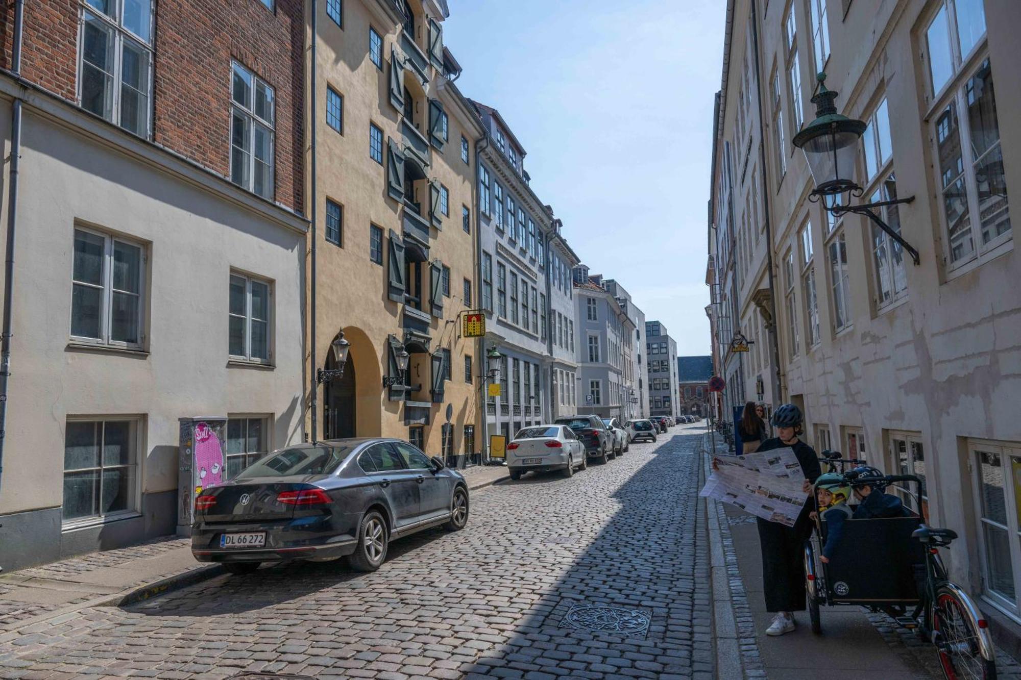 Large Apartment With Canal View In Central Cph City 코펜하겐 외부 사진