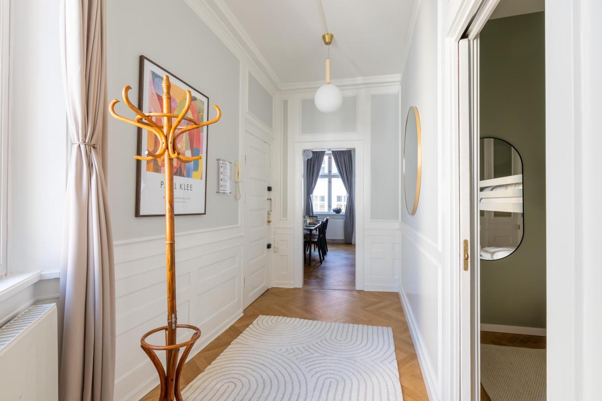 Large Apartment With Canal View In Central Cph City 코펜하겐 외부 사진